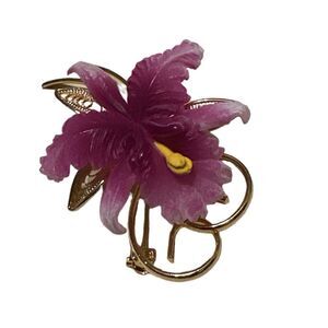 Vintage Gold Flower 2” x 1” Brooch